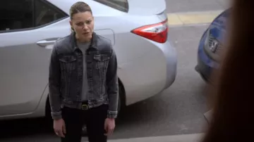 Chaqueta vaquera AllSaints Hay usada por Chloe Decker (Lauren German) como se ve en Lucifer (T06E04)