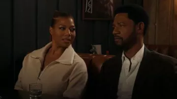 Lanvin ZIp up High Neck Top porté par Robyn McCall (Queen Latifah) comme on le voit dans The Equalizer (S04E04)