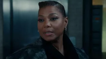 Boucles d’oreilles Bottega Veneta Horns portées par Robyn McCall (Queen Latifah) dans The Equalizer (S04E04)