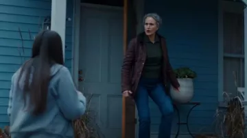 Barbour Po­lar­quilt Jack­et worn by Del Landry (Andie MacDowell) as seen in The Way Home (S02E07)