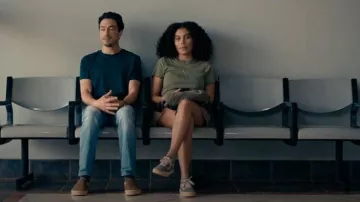 Vans Old Skool Pig Suede worn by Cassie (Perry Mooney) as seen in Population 11 (S01E10)