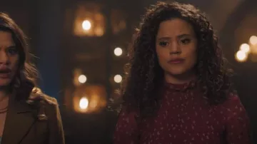 Rag & Bone Kayden Top porté par Maggie Vera (Sarah Jeffery) dans Charmed (S04E13)