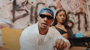 Gafas de sol Rick Owens Black Narrow Geth usadas por Rob49 en Lil Bastard by BossMan Dlow feat. Rob49 (Video Oficial)