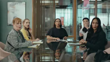 White Pearls Bracelet worn by Molly Novak (Maya Rudolph) as seen in Loot (S02E02)