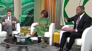 Robe Simon Miller Axon en Gummy Green Multi portée par Gayle King comme on le voit dans CBS Mornings le 19 mars 2024