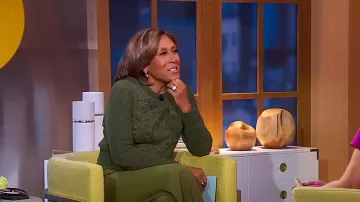 Jason Wu Collective Em­broi­dered Flo­ral Sweater worn by Robin Roberts as seen in Good Morning America on March 19, 2024