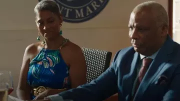 Coast Alexandra Farmer Chain Trapeze Maxi Dress usado por Jacqueline StClair (Cathy Tyson) como se ve en Death in Paradise (T13E01)