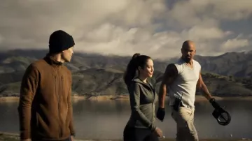 Kuhl In­ter­cep­tr Full-Zip Jack­et worn by Officer Victor Tan (David Lim) as seen in S.W.A.T. (S07E06)