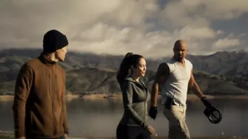 Fjallraven Abisko Trail Fleece Jacket worn by Officer Zoe Powell (Anna Enger Ritch) as seen in S.W.A.T. (S07E06)