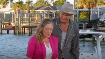 Collar Colgante Largo de Metal Mixto Chicos usado por Kristina Crestin como se ve en Rock the Block (S05E03)