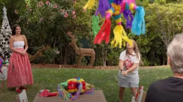 Mules durables à bout pointu Vivaia Yaffa portées par Selena Gomez dans Selena + Chef : Home for the Holidays (S01E03)