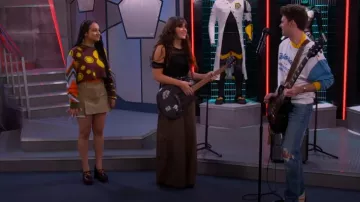 Pantalon large Lost In Nature porté par Havoc (Isabella Pappas) dans Les Méchants de Valley View (S02E15)