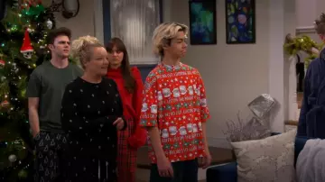 Aqua Sleep Skull Lounge Pajama Set worn by Surge (Lucy Davis) as seen in The Villains of Valley View (S02E19)