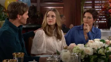 Vestido Ramy Brook Aurora usado por Victoria Newman (Amelia Heinle) como se ve en The Young and the Restless el 20 de marzo de 2024