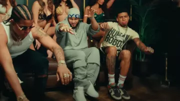 Baskets Nike Dunk Low Red Panda portées par NLE Choppa en SACUDELO par El Alfa « El Jefe » feat. Maluma, Donaty