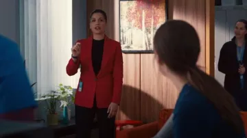 Blazer Ridley en rag et os porté par Kate Faulkner (Rachael Ancheril) dans Nurses (S02E09)