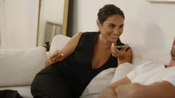 Gilet en lin Dissh porté par Paige DeSorbo dans Summer House (S08E05)