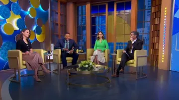 Cardigan Sandro Cecil porté par Elizabeth Schulze dans Good Morning America le 22 mars 2024