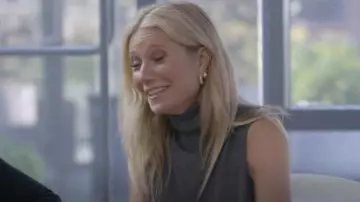 Cartier Ear­rings Small Mode worn by Gwyneth Paltrow as seen in Sex, Love & Goop (S01E01)