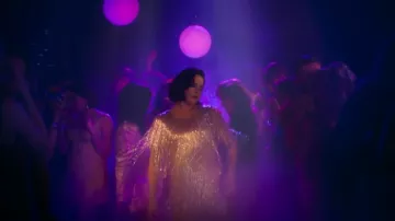 Mini vestido de Naeem Khan usado por Deedee Harrison (Sarah Greene) como se ve en Sexy Beast (T01E01)