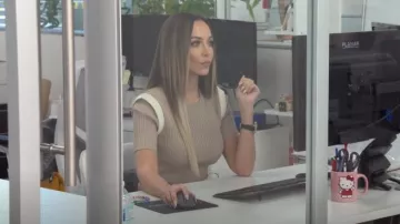 Jonathan Simkhai Hardin Vestido con cinturón de canalé usado por Farrah Brittany como se ve en Buying Beverly Hills (S01E03)