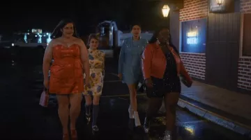 Sam edelman Codie Ankle Bootie porté par Fran (Lolly Adefope) comme on le voit dans Shrill (S03E03)