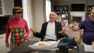 Anna Sui Mul­ti­col­or Flo­ral Cro­chet Waist­coat worn by Susie Greene (Susie Essman) as seen in Curb Your Enthusiasm (S12E08)
