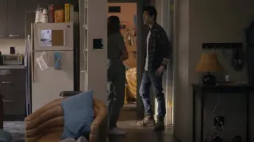 Baskets Adidas Stan Smith portées par Mandy (Sosie Bacon) comme on le voit dans As We See It (S01E01)