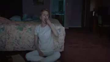 T-shirt orné de strass Maje Telly porté par Robin (Nicole Kidman) dans Roar (S01E02)