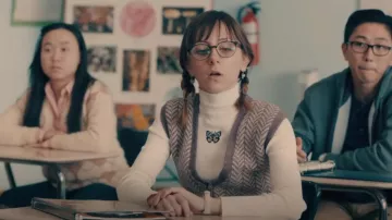 Jersey de cuello alto ajustado de H&M usado por Heather (Allisyn Snyder) como se ve en A.P. Bio (S03E02)