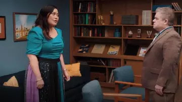 Kate Spade New York portée par Mary Wagner (Mary Sohn) comme on le voit dans A.P. Bio (S04E06)
