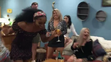 Shein O-ring Crop Top porté par Aimee Hall comme on le voit dans MTV Floribama Shore (S04E08)