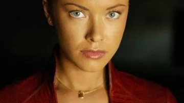 Gold Necklace worn by T-X (Kristanna Loken) in Terminator 3: Rise of the Machines