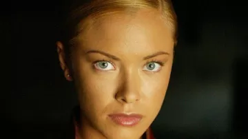 Lipstick of T-X (Kristanna Loken) in Terminator 3: Rise of the Machines
