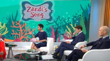 Herve Leger Robe bandage cannelée portée par Jericka Duncan comme on le voit dans CBS Mornings le 25 mars 2024