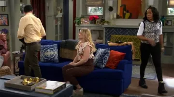 Gucci Trip GG Botines de senderismo de cuero acolchado usados por Tina Butler (Tichina Arnold) como se ve en The Neighborhood (T06E05)