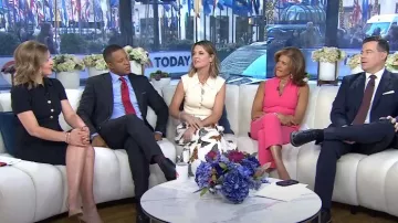 Vestido tubo con cuello J. crew usado por Christine Romans como se ve en Today el 25 de marzo de 2024