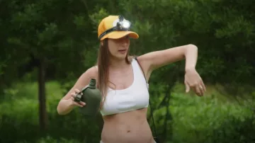 Les Girls Rib Crop White porté par Amanda Batula comme on le voit dans Summer House (S08E05)