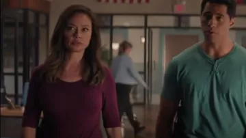 T-shirt à col rond en laine à manches longues Icebreaker 260 Tech porté par Jane Tennant (Vanessa Minnillo) dans NCIS : Hawaï (S03E05)