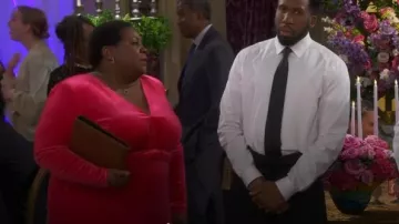 Eloquii Vestido de cintura con lazo de terciopelo de talla grande usado por Donna 'Gurgs' Gurganous (Lacretta) como se ve en Night Court (S02E13)