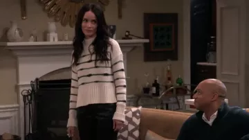 Suéter Viori de Veronica Beard usado por Julia Mariano (Abigail Spencer) como se ve en Familia Extendida (T01E13)