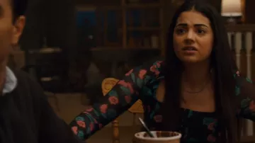 Cárdigan de manga acampanada con corsé de mayo ruidoso de Lesley usado por Alice Dhawan (Sadie Laflamme-Snow) como se ve en The Way Home (T02E09)