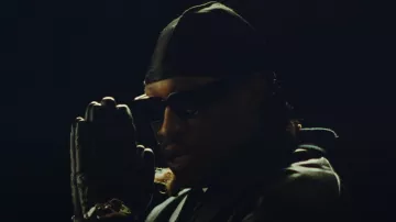 Gants en cuir matelassé Lanvin x Future Black Star portés par Future dans Young Metro par Metro Boomin, The Weeknd (Clip officiel)