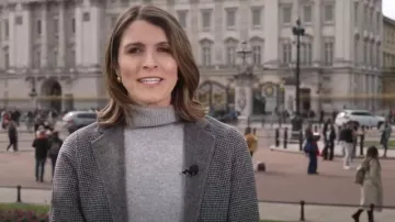 Jigsaw Double Face Puppytooth Coat worn by Molly Hunter as seen in Today on  March 26, 2024