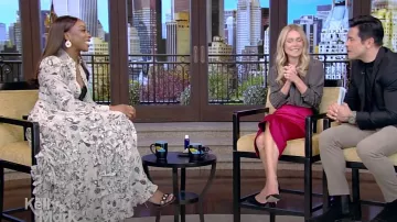 Sandalias de tacón de aguja de cuero Alexandre Birman Tibbie 100MM usadas por Ego Nwodim como se vio en VIVO con Kelly y Mark el 28 de marzo de 2024