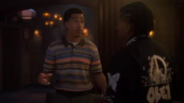 Scotch & soda rayé Stucture-tricot Polo porté par Andre Johnson, Jr. (Marcus Scribner) comme on le voit dans grown-ish (S06E10)
