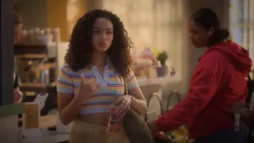 Polo court en tricot Casablanca porté par Kiela Hall (Daniella Perkins) comme on le voit dans grown-ish (S06E10)
