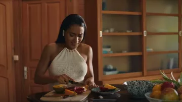 Top de algodón de punto con cuello halter de Ba&Sh usado por DS Florence Cassell (Joséphine Jobert) como se ve en Muerte en el paraíso (T13E07)