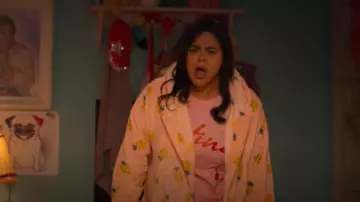 U2SKIIN Pineapple Plush Robe worn by Jasmine (Jessica Marie Garcia) as seen in On My Block (S04E05)