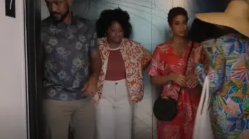 Billabong On Vacation Woven Shirt worn by Carla Price (Cocoa Brown) as seen in 9-1-1 (S07E03)